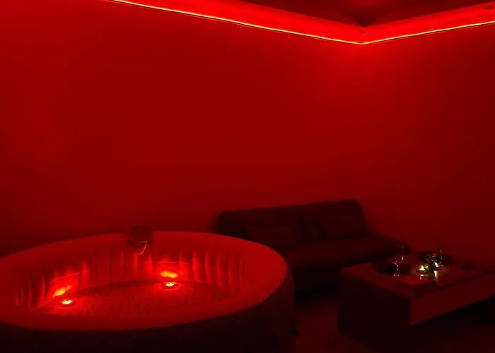 Appartement Jacuzzi Privé&cinéma - Romantique